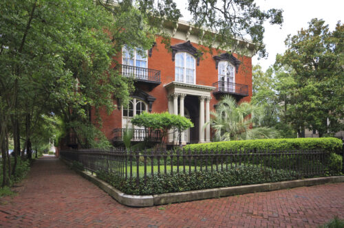 colonial brick home in savannah georgia