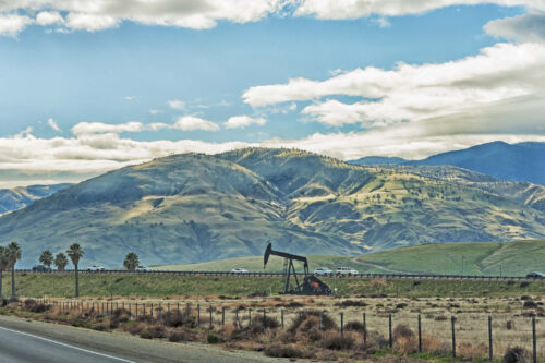 landscape photo ofa mountain in baskersfield california